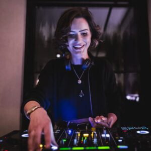 DJane buchen – DJane Rina V