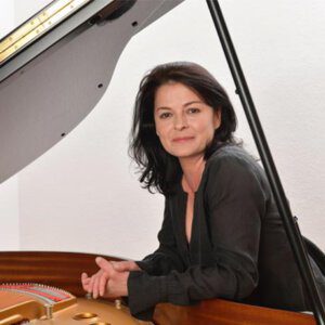 Pianistin buchen Berlin – Pianistin Elena