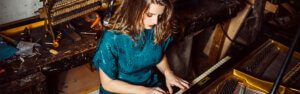 Pianistin buchen – Pianistin Julia
